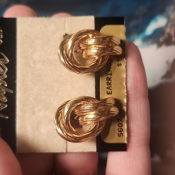 Mainly vintage clip earings - Picture 2 of 16